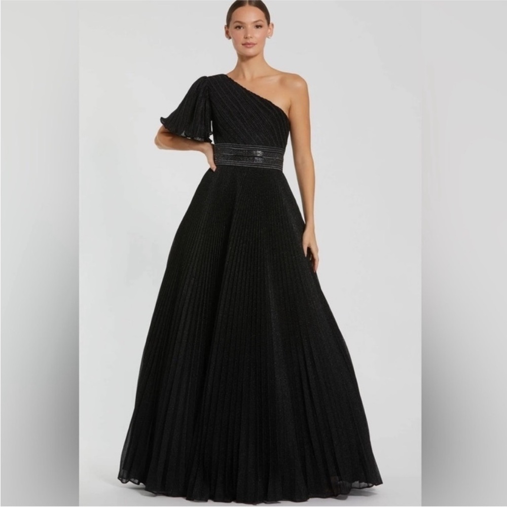 IEENA For MAC DUGGAL Pleated Shimmering One-Shoulder Black Evening Gown Sz 6